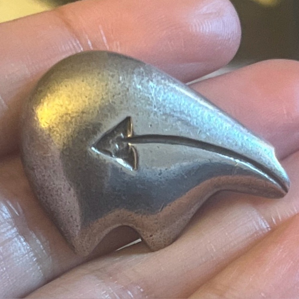 Sterling Silver Native American Style Storyteller Bear Pendant Heavy VGT Arrow